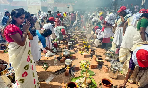 Kerala: Thousands of women brave scorching sun to offer pongala at Attukal temple