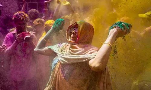 Holi Special: The Ultimate Playlist To Celebrate The Festival of Colours This Long Weekend