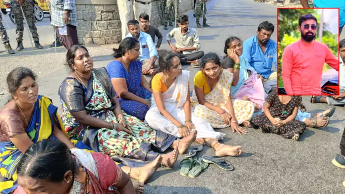 Protests at Nizamabad hospital over death in police custody Protests at Nizamabad hospital over death in police custody