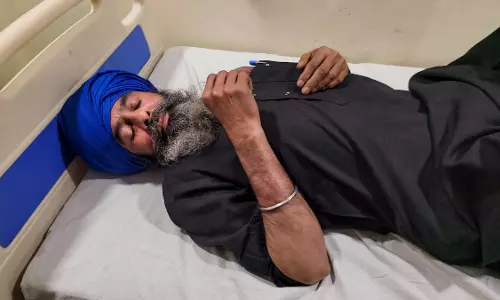 Man launches attack with iron rod inside Golden Temple in Amritsar, injures 5 Man launches attack with iron rod inside Golden Temple in Amritsar, injures 5