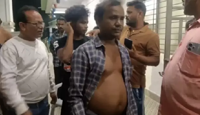 Odisha man bitten by cobra arrives at hospital with snake in hand