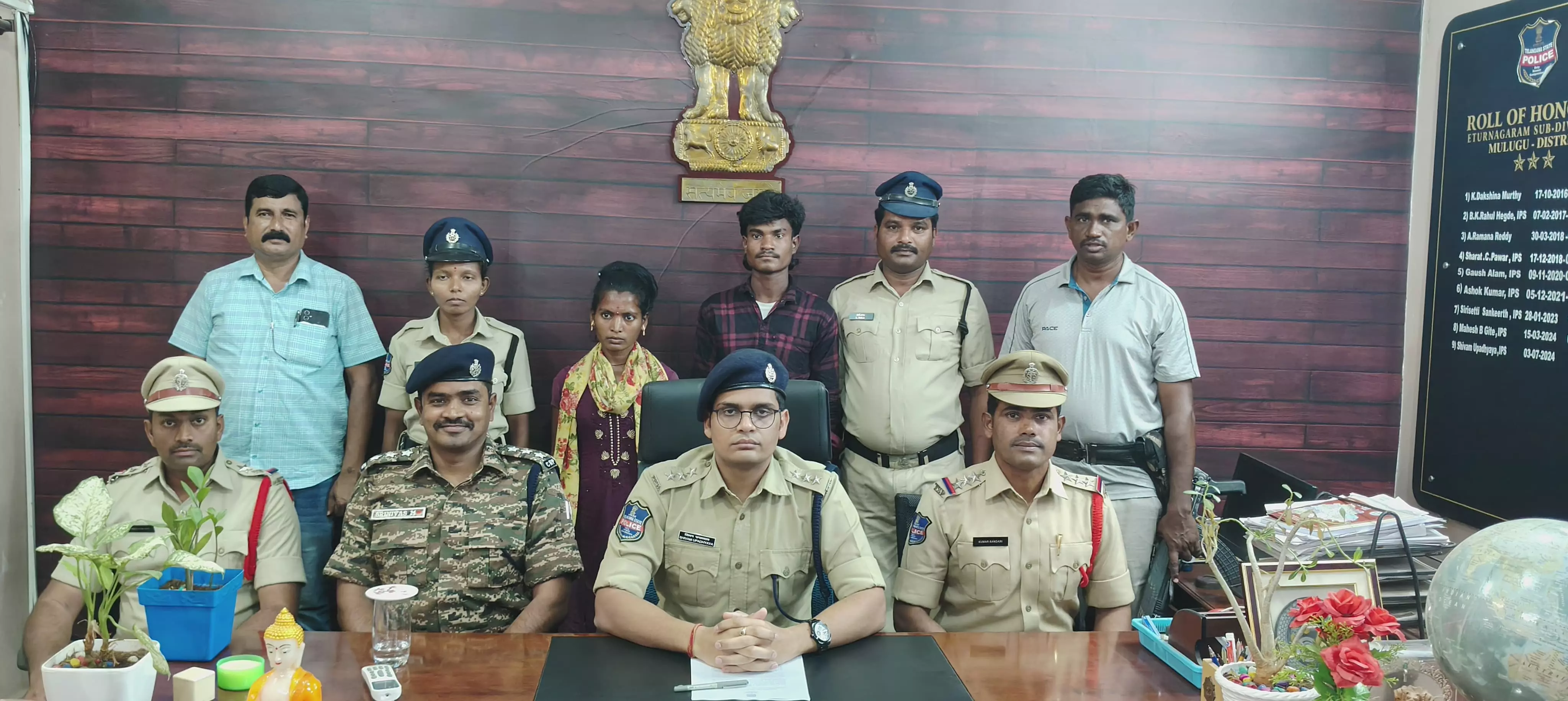 Two Maoists surrender before Mulugu police