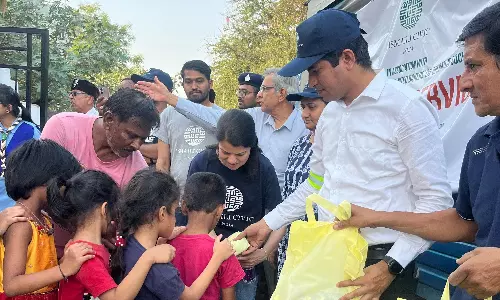 Ismaili volunteers distribute 1,200 meals as Ramzan gesture