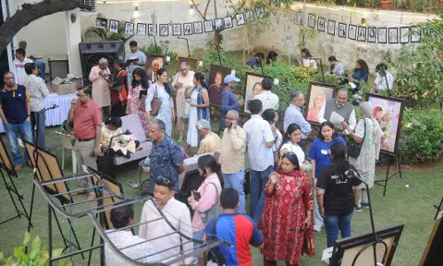 Dr. Neeraj Raj’s paintings draw all-round praise