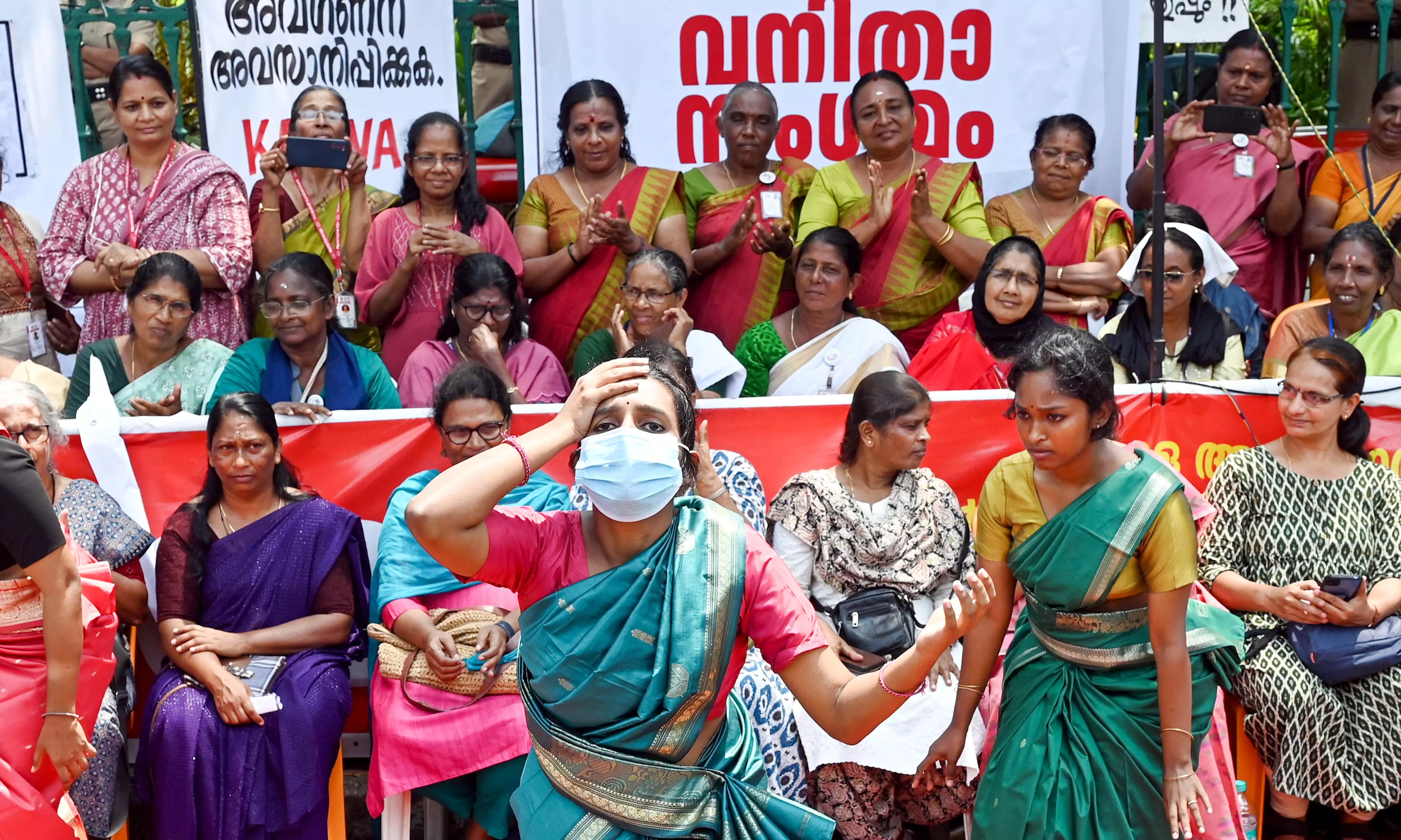 ASHA workers intensify agitation in Kerala, lays siege to Secretariat
