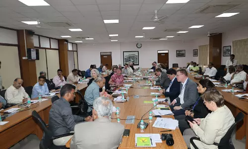 German Team Discusses Science Funding, Joint Degrees