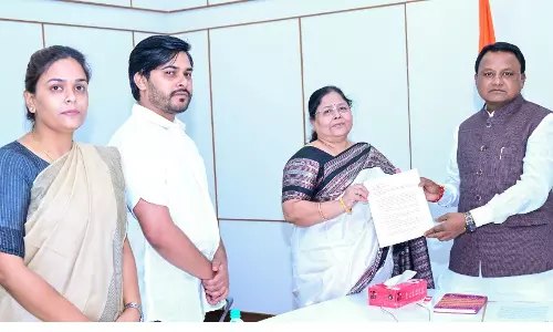 Family of slain BJD leader Naba Das meets Odisha CM, demands CBI probe Family of slain BJD leader Naba Das meets Odisha CM, demands CBI probe