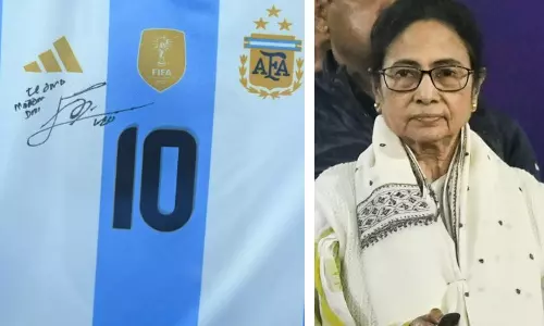 Mamata Banerjee Receives Jersey Signed by Lionel Messi