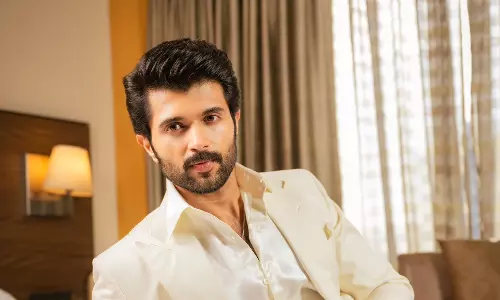 Vijay Deverakonda Clarifies Lawful Endorsement, Denies Promoting Betting Apps Vijay Deverakonda Clarifies Lawful Endorsement, Denies Promoting Betting Apps