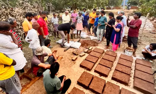 Empowering communities through houses built with earth