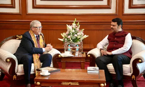 Fadnavis, Gates Discuss Use of AI in Agriculture, Healthcare