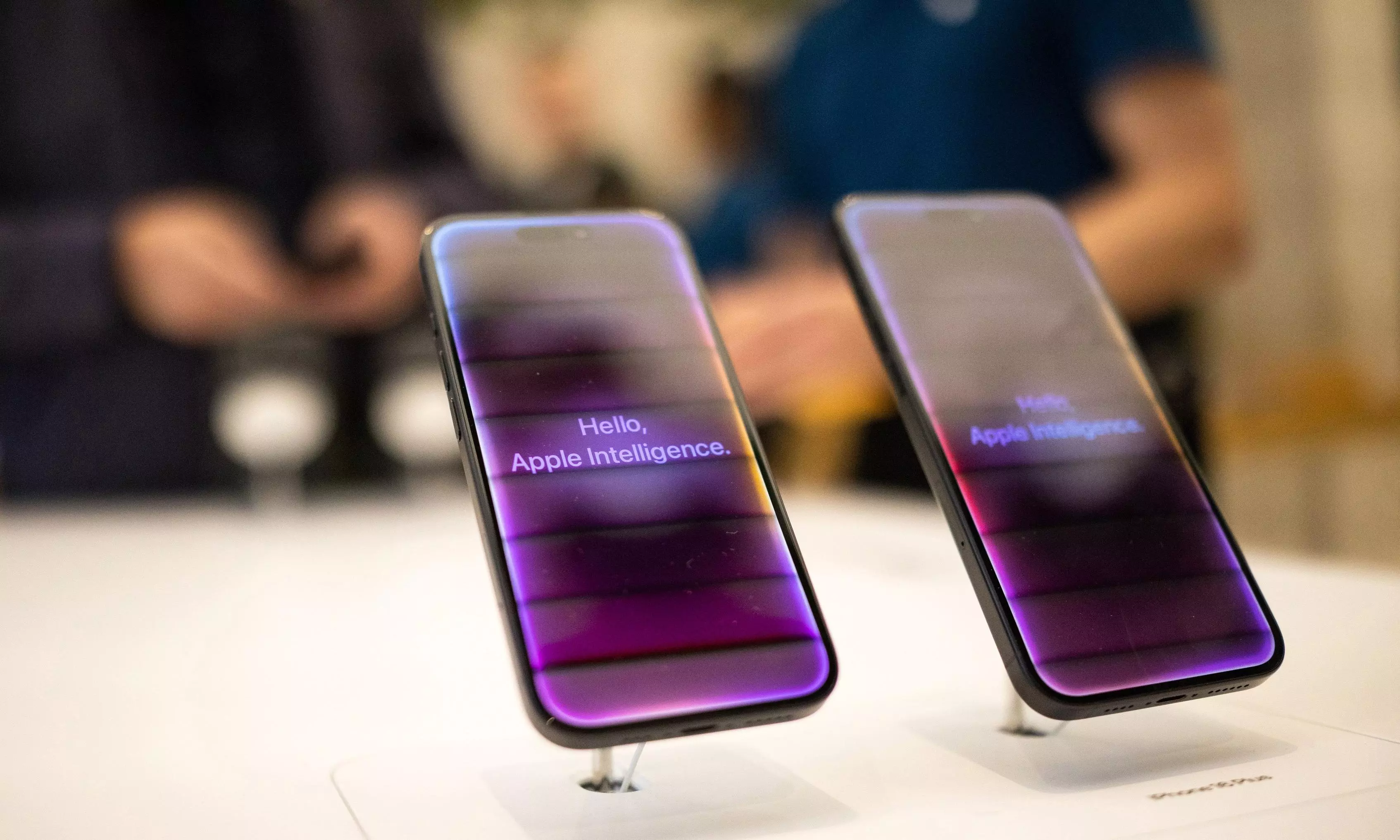 Apple Shuffles AI Executive Ranks in Bid to Turn Around Siri Apple Shuffles AI Executive Ranks in Bid to Turn Around Siri