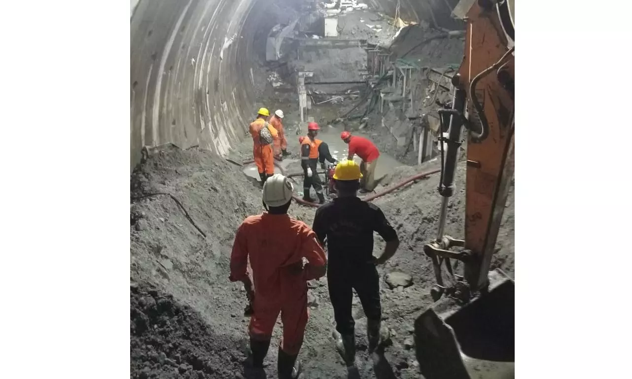 Amidst Heavy Lifting of Debris, Rescuers Swing Between Hope and Despair