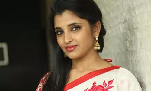 Anchor Shyamala Moves HC to Quash FIR Over Betting Apps Promotion