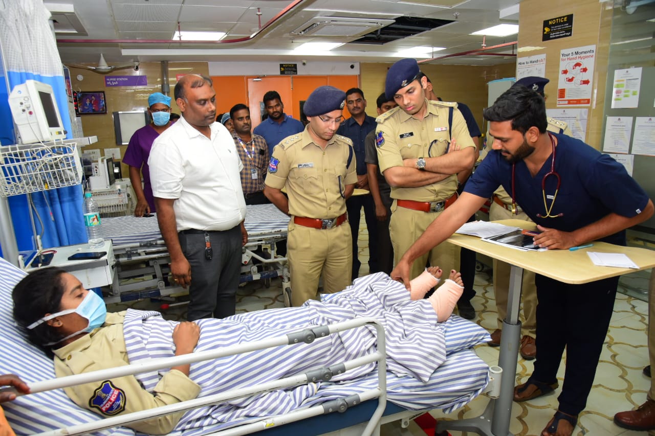 Woman cop injured during BRS rally