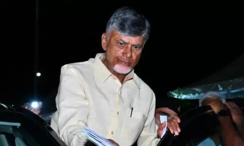 CM Naidu reviews crop damages due to untimely rains