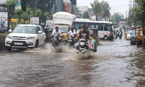 Scattered downpour hits Hyderabad