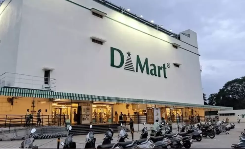 MNS Workers Slap D-Mart Employee for Not Speaking in Marathi
