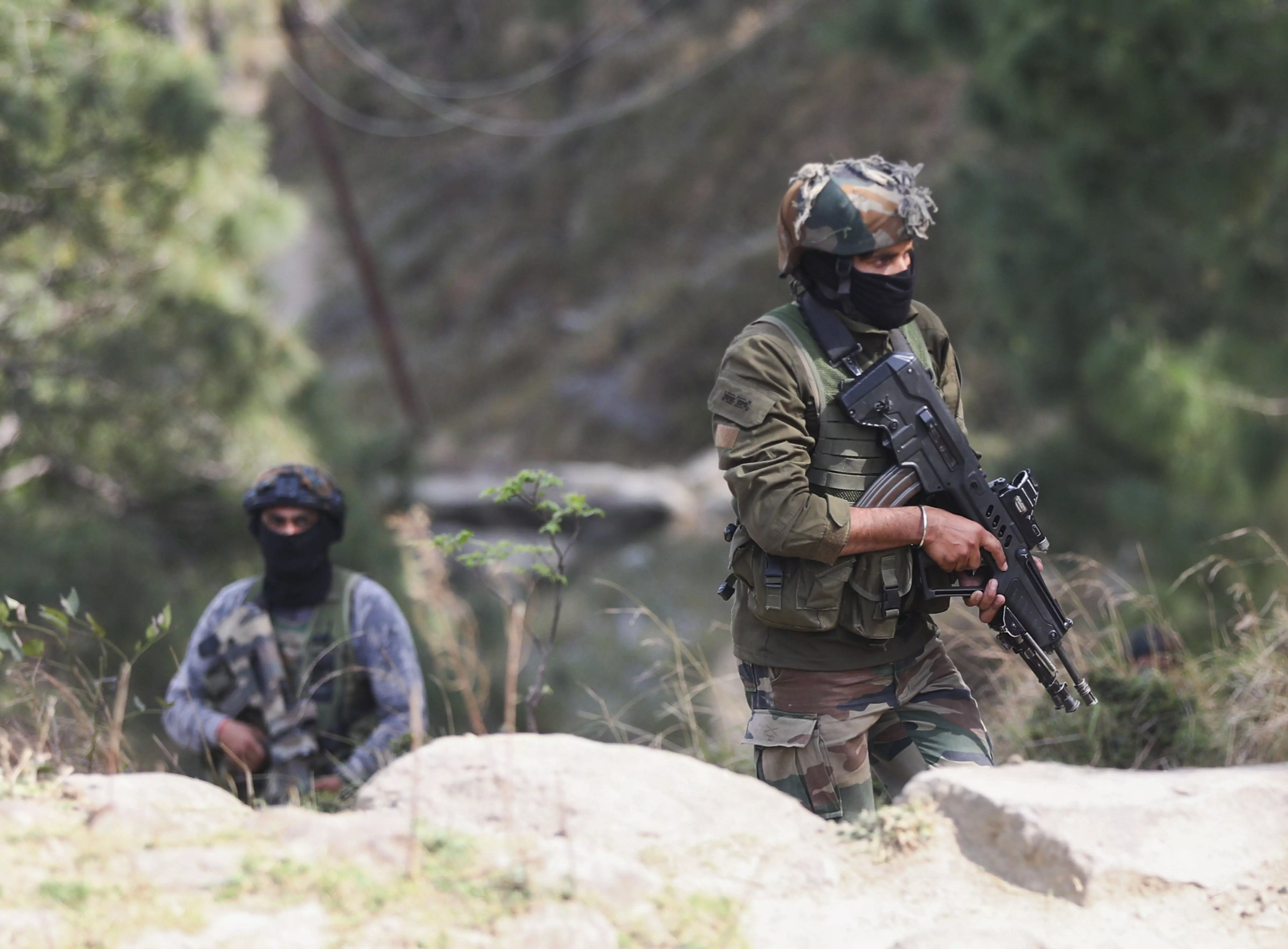 3 cops, 3 ultras killed in encounter in J&Ks Kathua 3 cops, 3 ultras killed in encounter in J&Ks Kathua