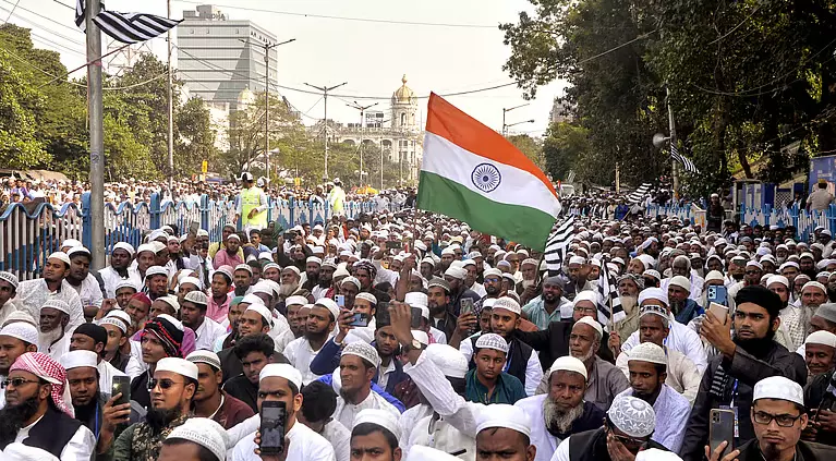 AIMPLB Urges Black Armband Protest Against Waqf Bill on Juma Tul Wida