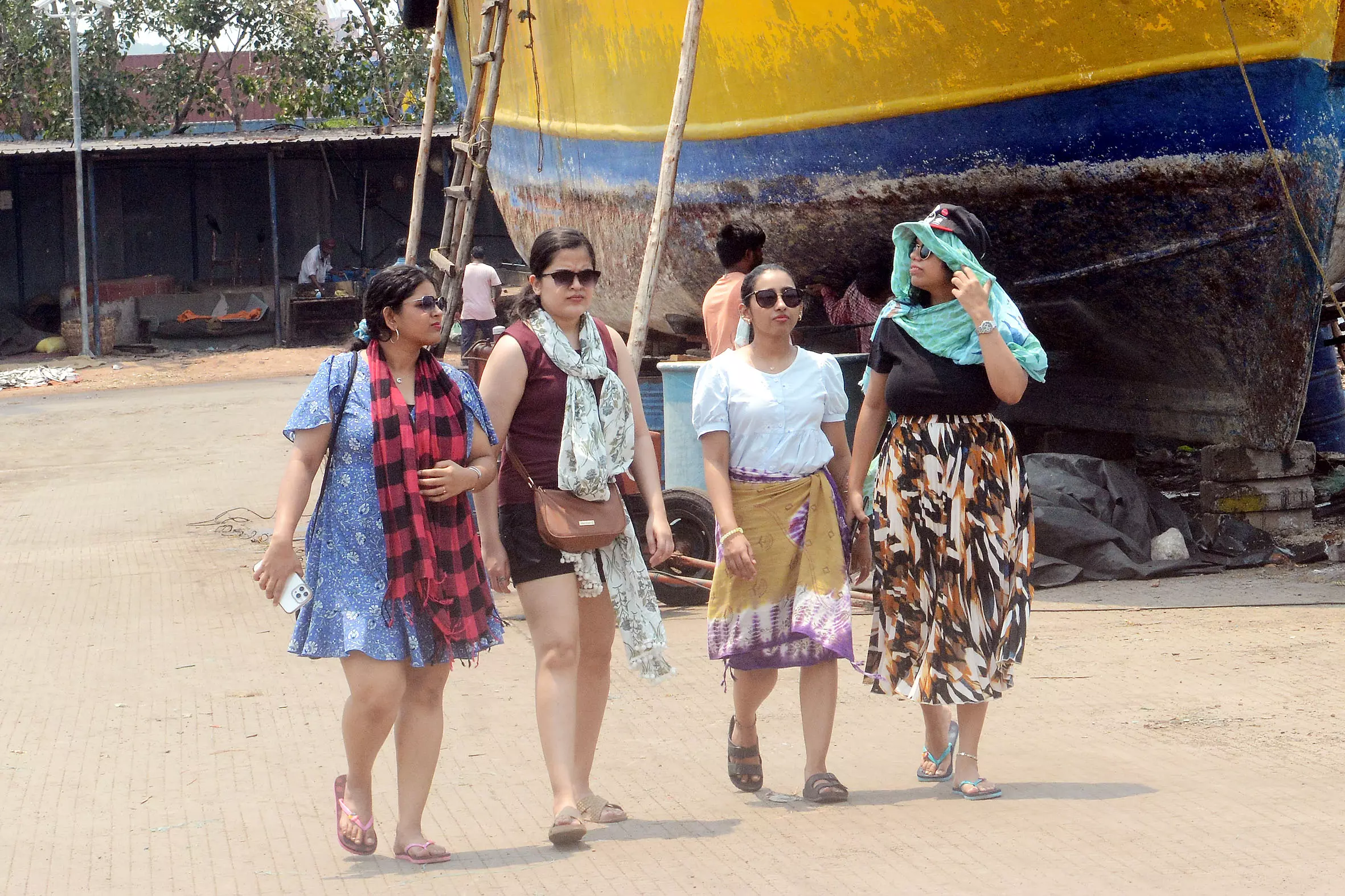 Heat waves forecast for 126 mandals across AP on Sunday Heat waves forecast for 126 mandals across AP on Sunday