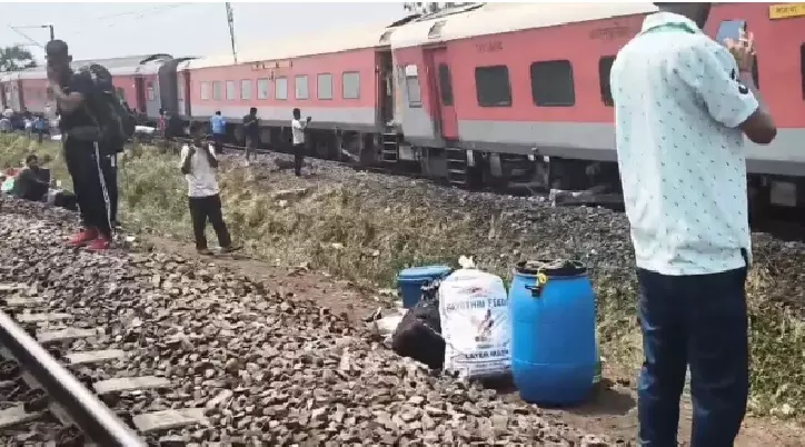 Kamakhya Express derails in Odisha, one dead, seven injured
