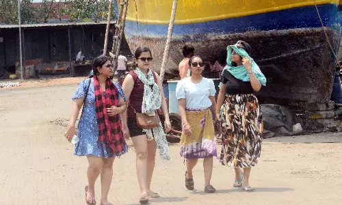 Heat waves forecast for 126 mandals across AP on Sunday