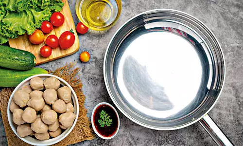 Deadly Morsels of Non-Sticky food