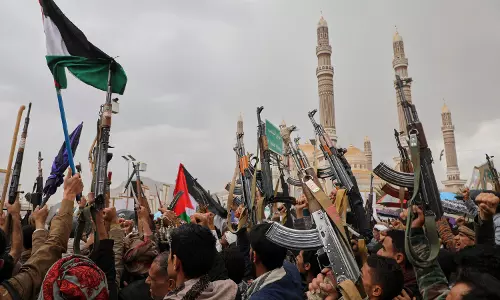 US airstrikes pound Yemens capital overnight, killing at least 1