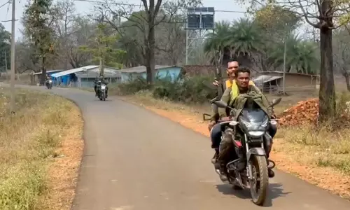 Warangal woman Naxalite, Rs 25 lakh bounty, killed in Chhattisgarh encounter Warangal woman Naxalite, Rs 25 lakh bounty, killed in Chhattisgarh encounter