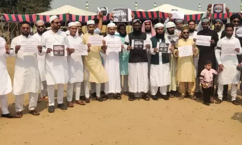 Adilabad: Muslims protest against new Waqf Bill