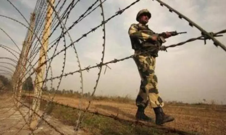 2 Pak soldiers killed in clash along LoC 2 Pak soldiers killed in clash along LoC