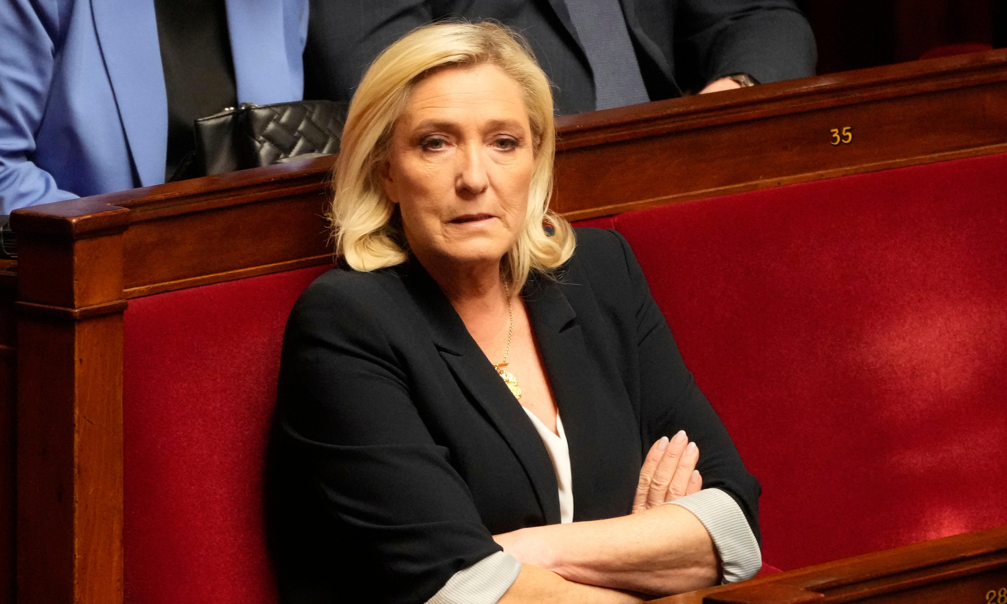 Le Pen Leads Rivals in French Runoff Polling Scenarios