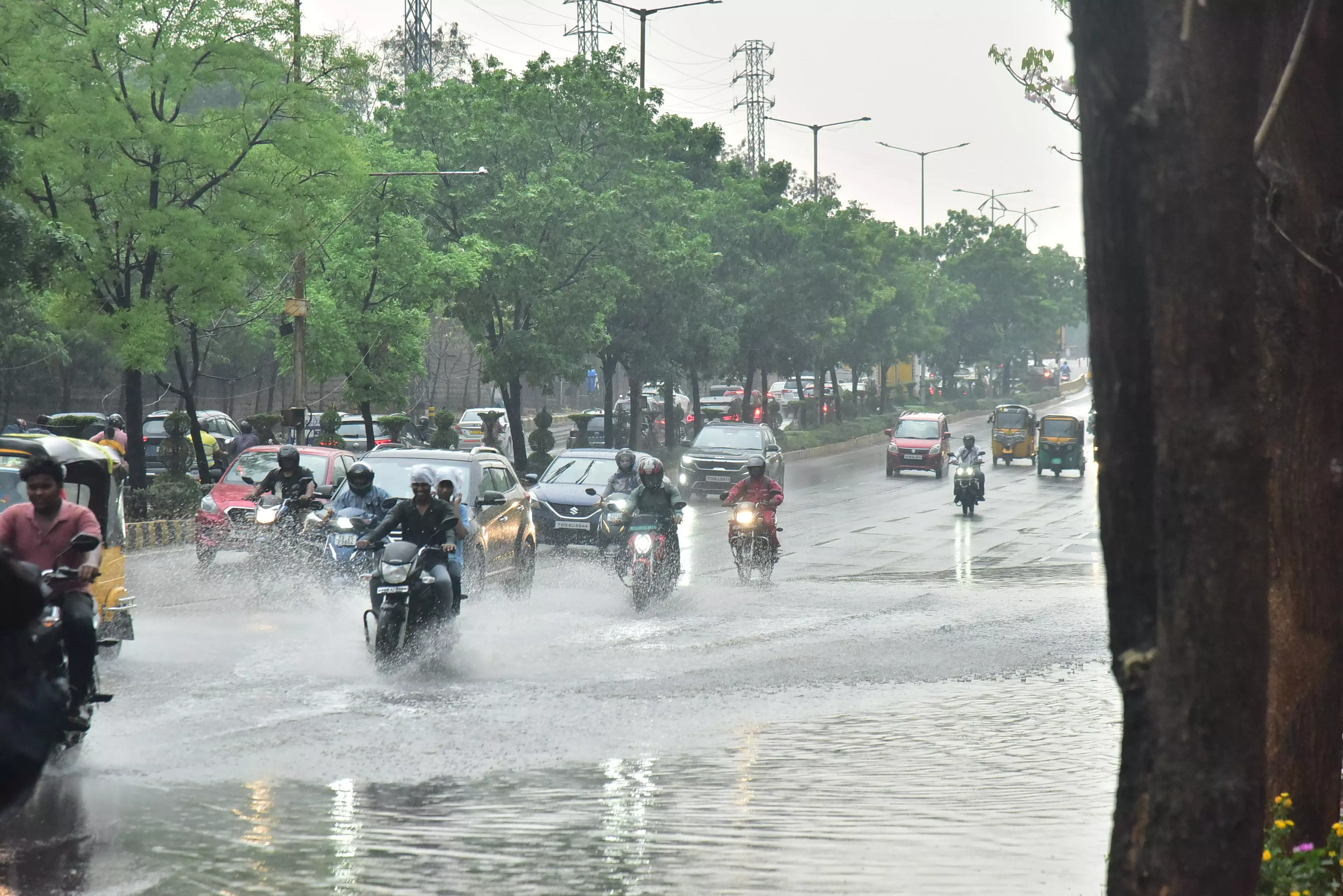 Children welcome sudden rains in Hyderabad Children welcome sudden rains in Hyderabad