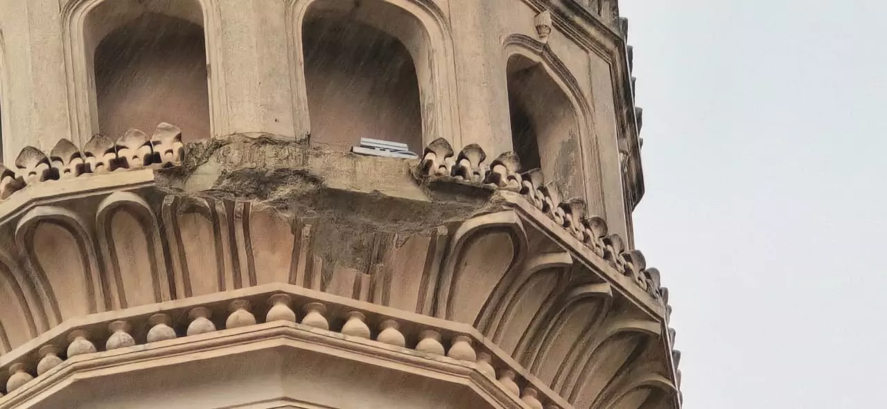Charminar’s ornamental piece falls, no one hurt