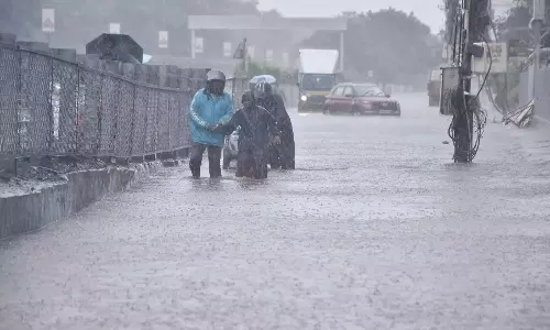 One dead as thunderstorms lash AP