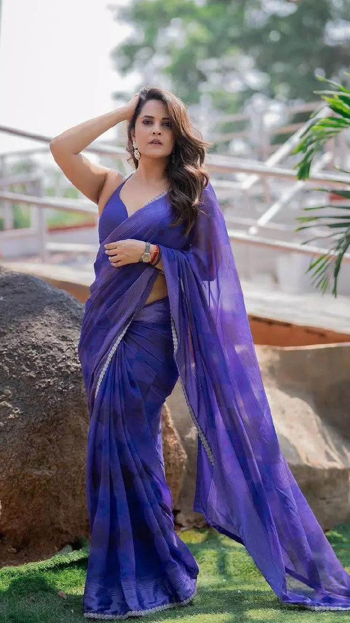 Anasuya embraces the saree refinement