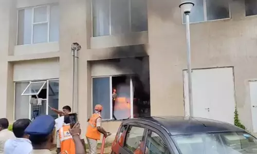 Fire Breaks Out in AP Secretariats Second Block Fire Breaks Out in AP Secretariats Second Block