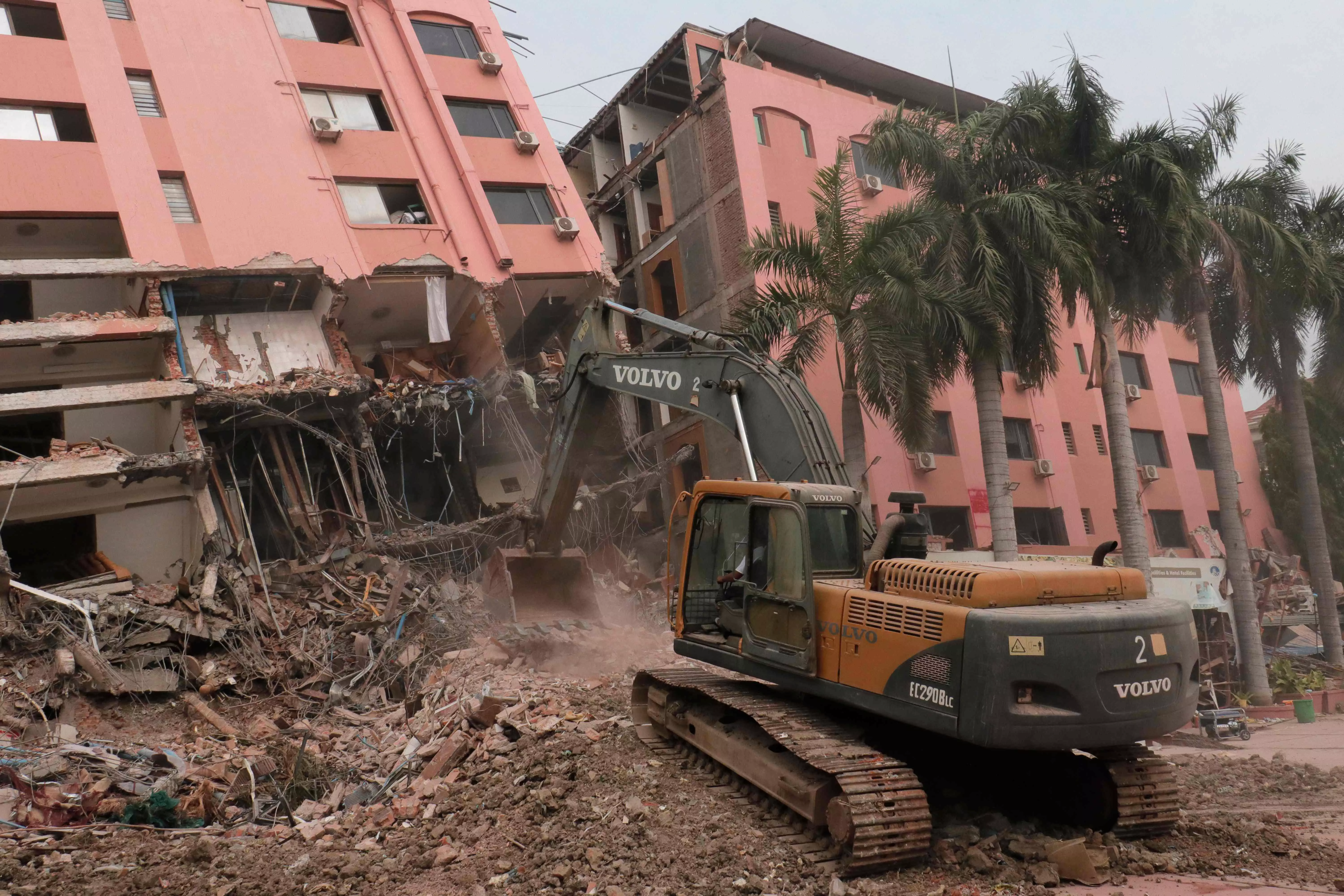 In race to save lives after Myanmar quake, US rescuers are notable by their absence