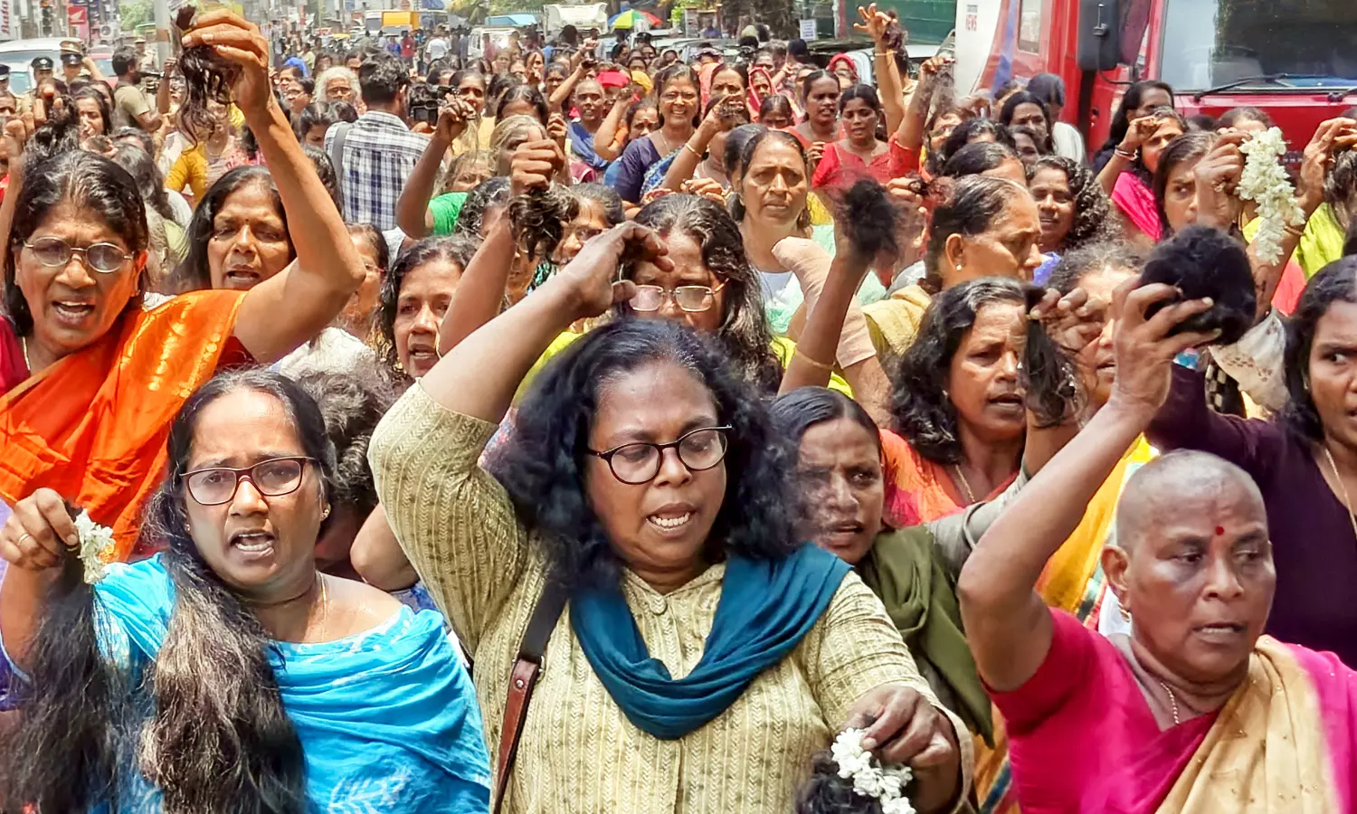 Protesting ASHA workers accuse INTUC of betraying them; trade union denies it