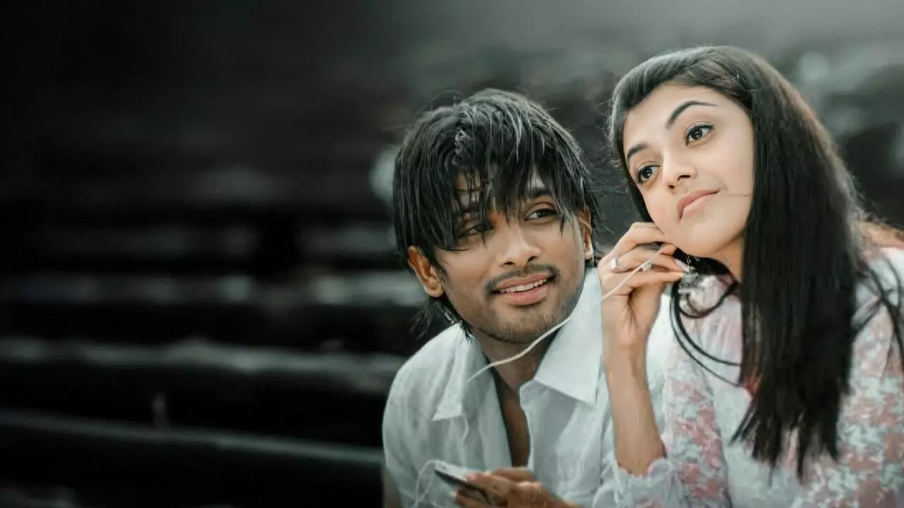 Arya 2 Re-release: Allu Arjun Fans Groove to Mass Number RInga Ringa