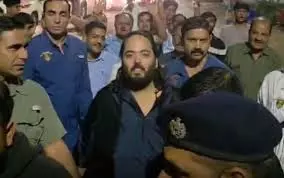 Anant reaches Dwaraka, Radhika thanks those who prayed for their happiness Anant reaches Dwaraka, Radhika thanks those who prayed for their happiness