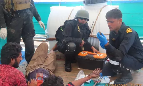 Navy frigate helps injured Pak crew on fishing vessel