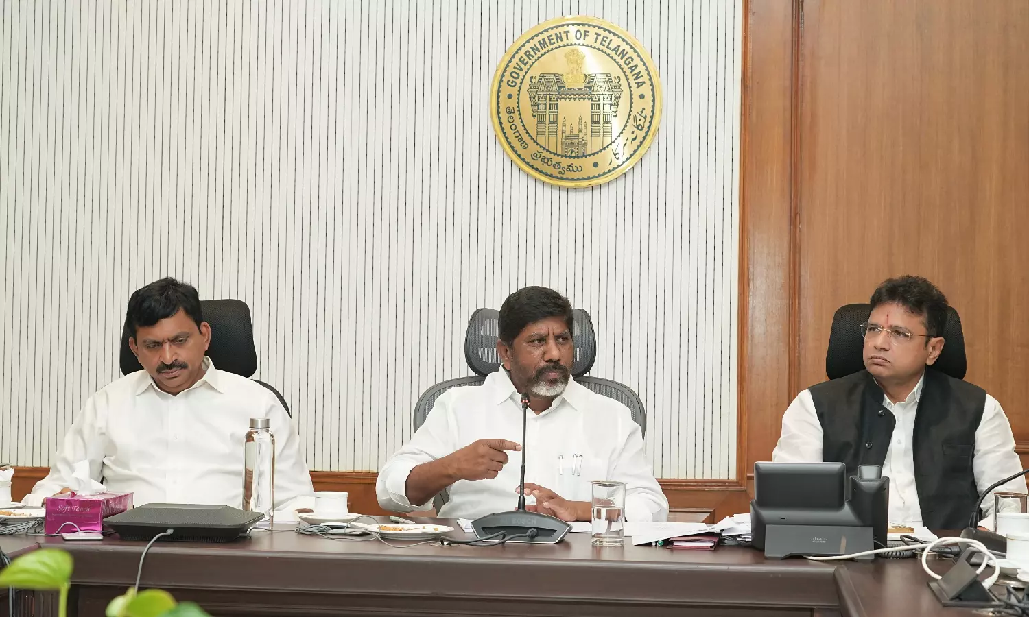 Bhatti asks police to withdraw cases against HCU students