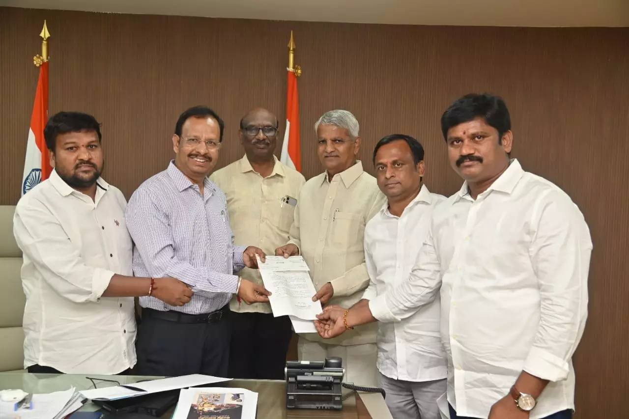 BRS seeks 3,000 TGSRTC buses for silver jubilee celebrations in Hanamkonda