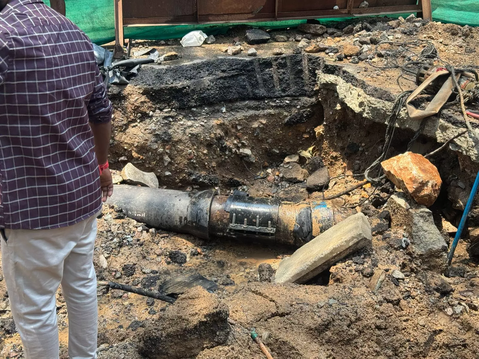 Water leakage from pipeline rectified