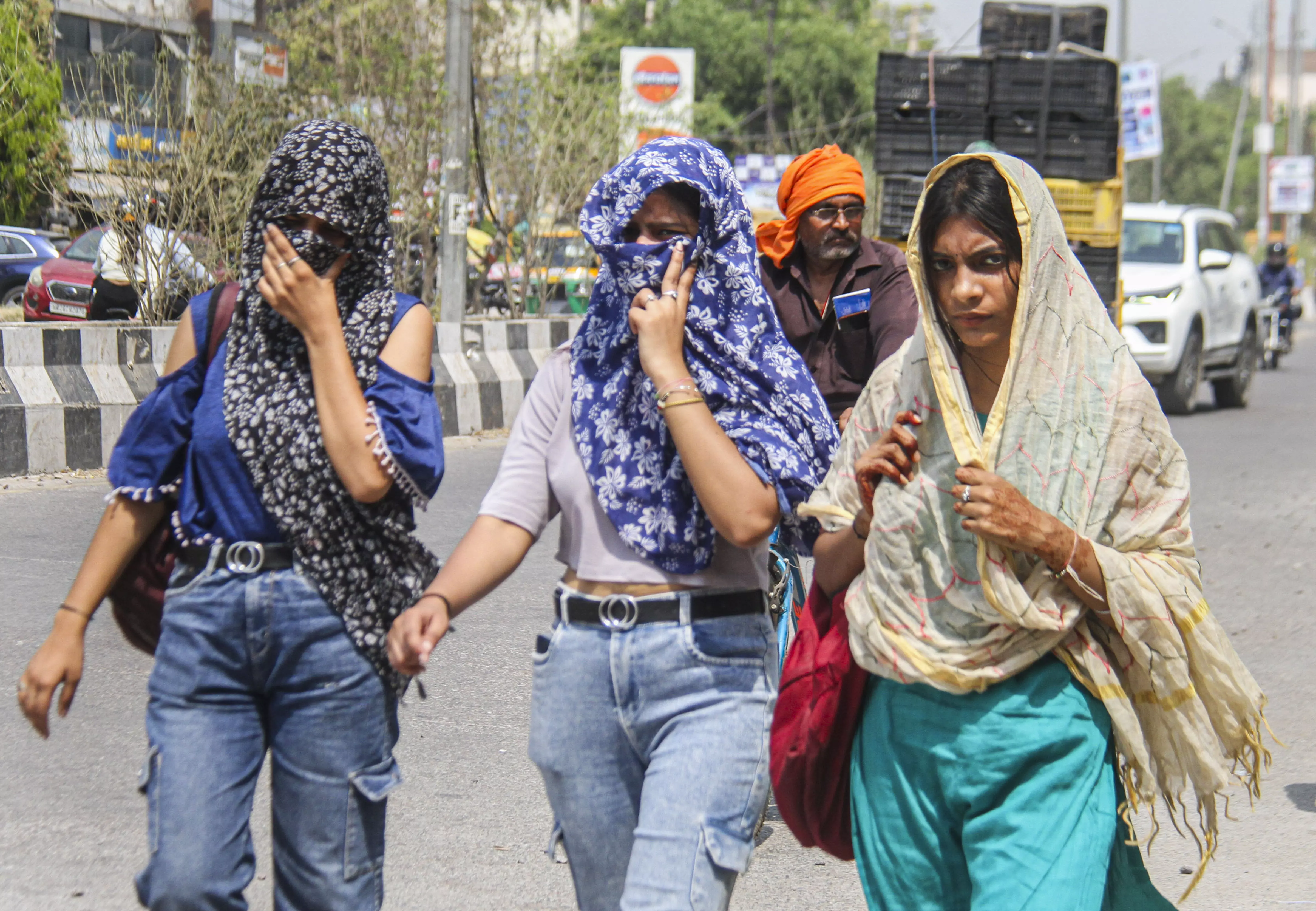 Heat waves forecast for 17 mandals across AP on Thursday