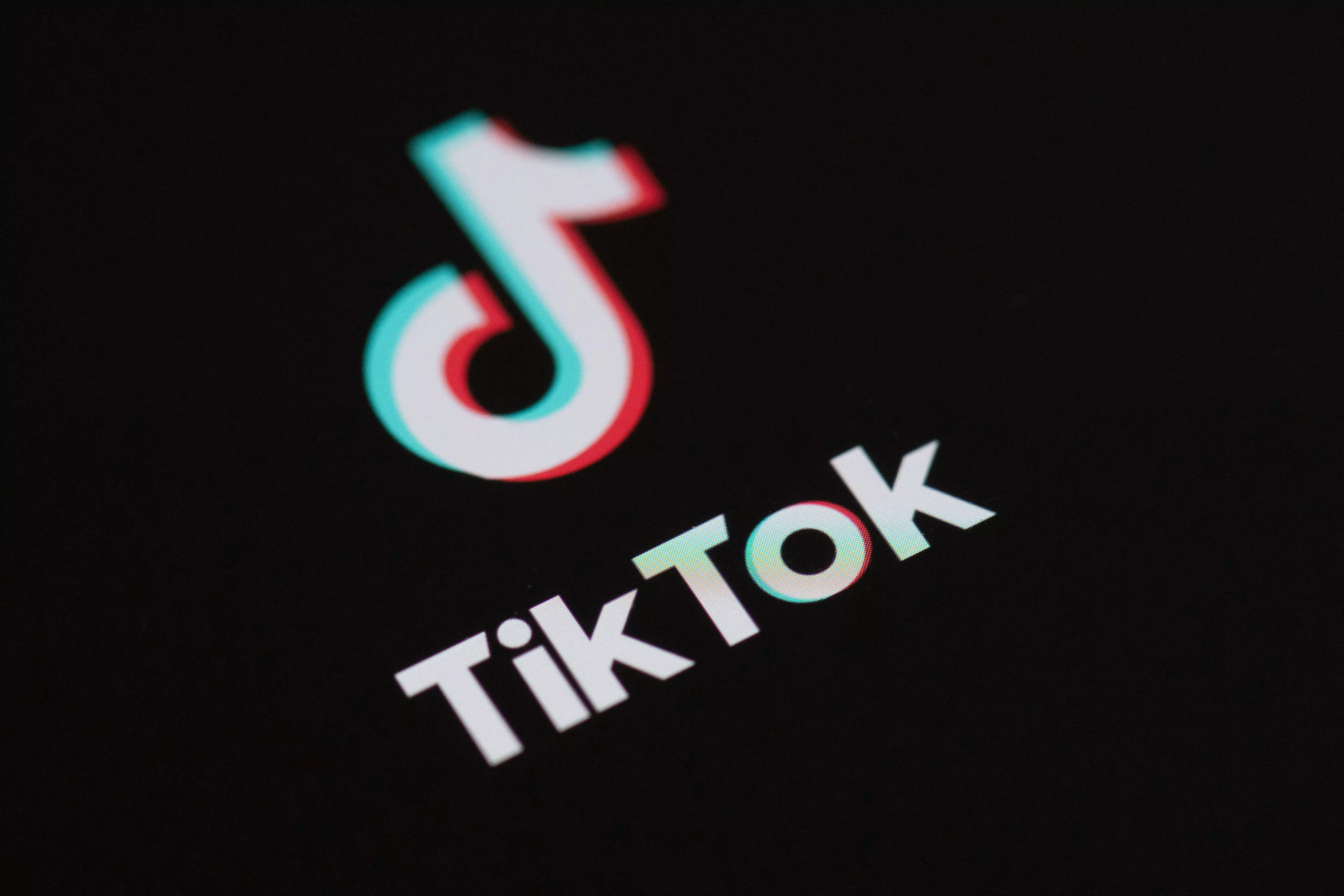 Trump says TikTok deal is still on the table Trump says TikTok deal is still on the table