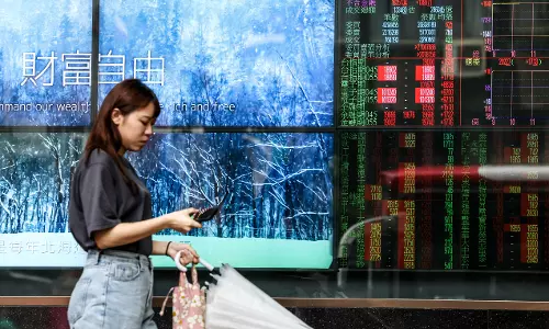 Asian stocks crack higher as Trump delays painful tariffs