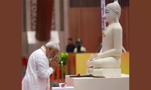 PM Modi pays tributes to Mahavir on his birth anniversary PM Modi pays tributes to Mahavir on his birth anniversary
